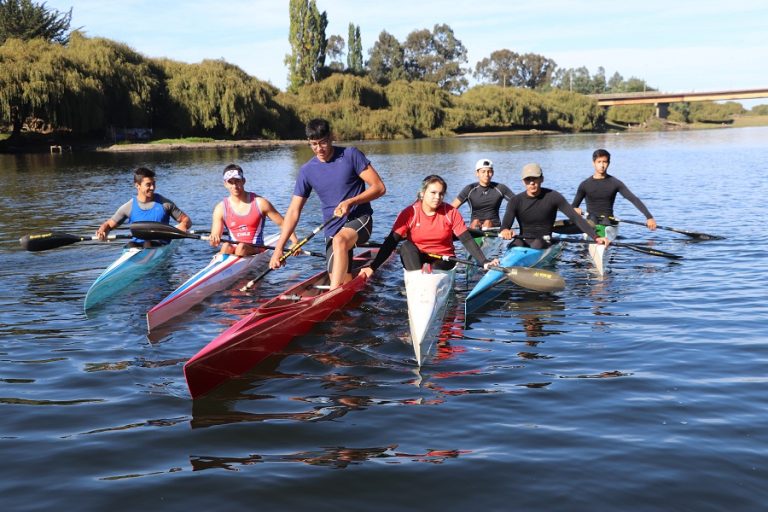 A full se encuentran entrenando los canoístas Imperialinos para la prueba denominada selectivo nacional