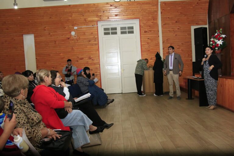 Con Taller dirigido a mujeres emprendedoras locales fundación Florentina Rivera inicia año 2024