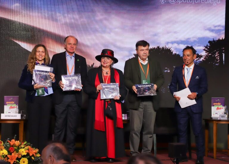 Ministro Valenzuela destaca el aporte de la región al crecimiento del sector silvoagropecuario en el Encuentro Empresarial de La Araucanía