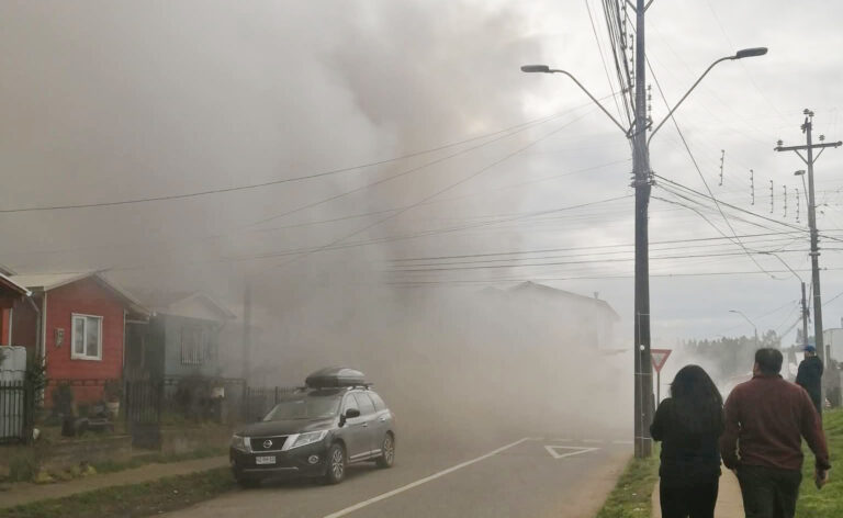 Casa habitación con cuantiosos daños tras la acción del fuego en Nueva Imperial Casa habitación con cuantiosos daños tras la acción del fuego en Nueva Imperial