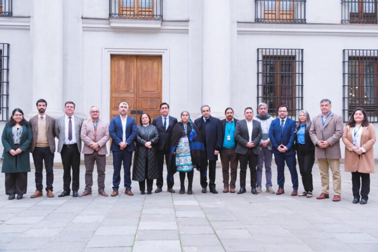 «Histórico Acuerdo en La Moneda: Senadores, Alcaldes y Gremios de La Araucanía Impulsan Mercado Hortofrutícola»