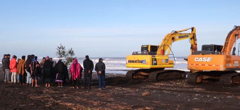 Se inician trabajos para abrir una vía de evacuación de las aguas del Lago Budi