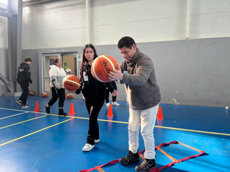 Adultos mayores participaron en el II Encuentro Recreativo “Salud en Marcha” organizado por la carrera de Preparador Físico del CFT Santo Tomás Temuco